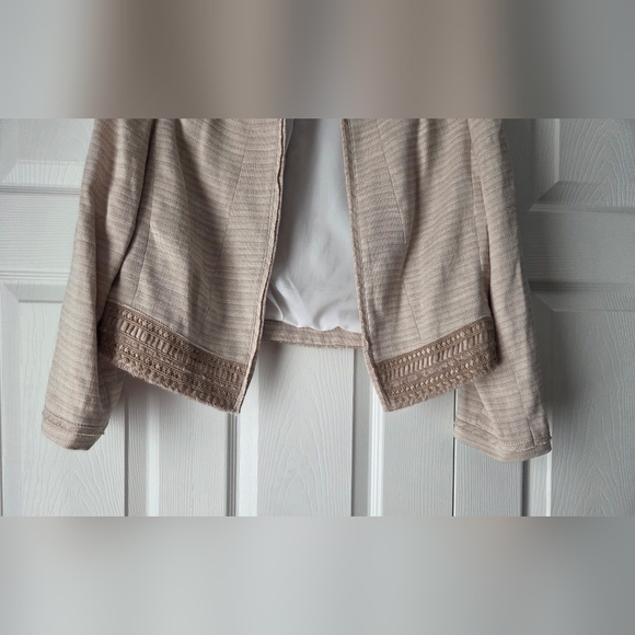NWOT White House Black Market Beige Blazer Size 14 - Picture 4 of 10
